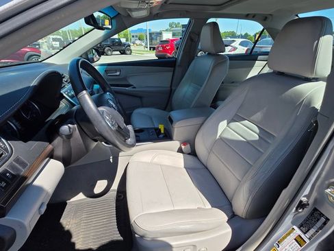 Used 2015 Toyota Camry XLE w/ Moonroof Package FWD image 10