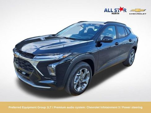 Used 2026 Chevrolet Trax LT FWD image 1