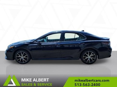 Used 2023 Toyota Camry SE FWD image 4
