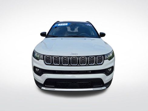 Used 2024 Jeep Compass Limited image 9