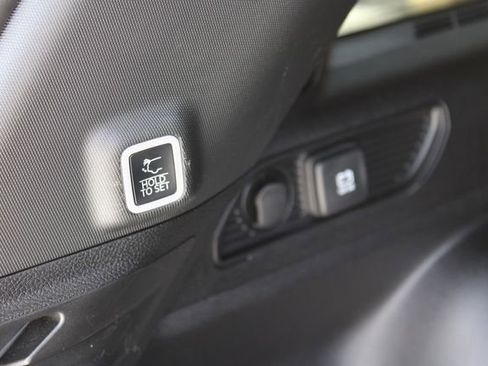 Used 2025 Jeep Grand Cherokee Altitude AWD/4WD image 30