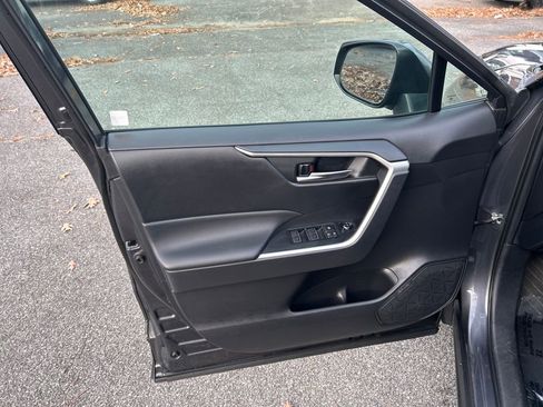 Used 2024 Toyota RAV4 XLE image 36