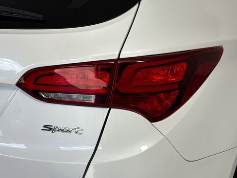 Used 2017 Hyundai Santa Fe Sport image 33
