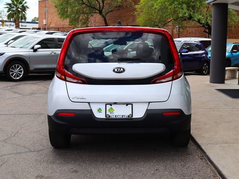 Used 2020 Kia Soul LX FWD image 11