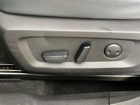 Used 2024 Mitsubishi Outlander SE image 11