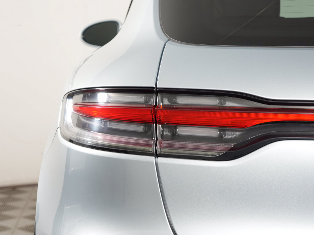Certified 2023 Porsche Macan Turbo AWD/4WD image 12