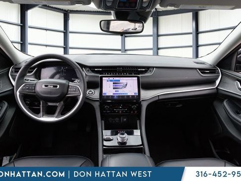 Used 2023 Jeep Grand Cherokee L Limited AWD/4WD image 5