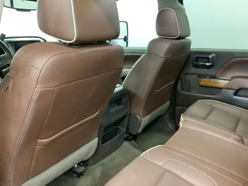 Used 2016 Chevrolet Silverado 2500 High Country w/ Duramax Plus Package AWD/4WD image 9