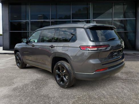 Used 2024 Jeep Grand Cherokee L Limited w/ Luxury Tech Group II RWD image 5