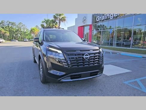 New 2026 Nissan Pathfinder SL FWD image 18