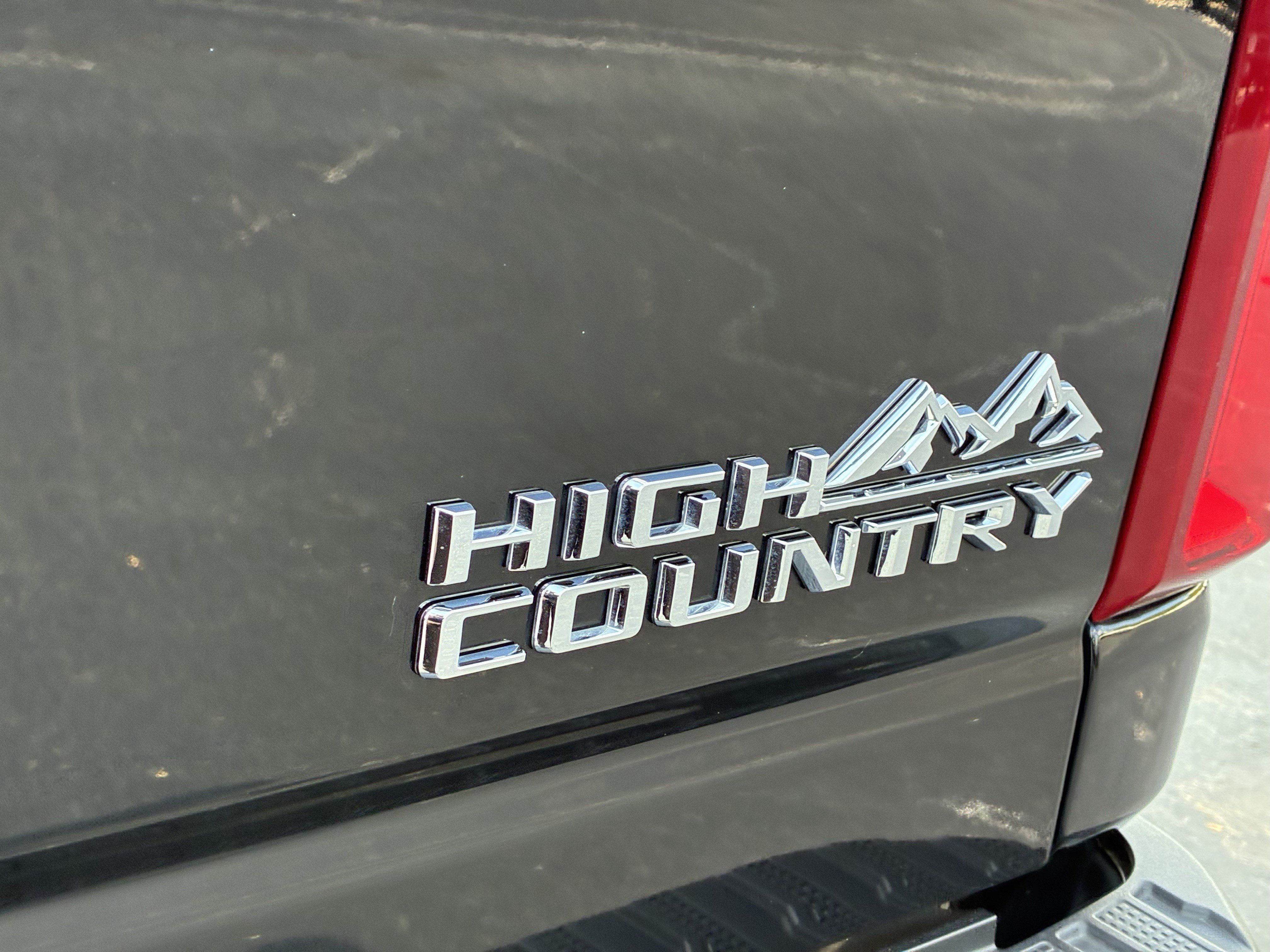 Used 2025 Chevrolet Silverado 3500 High Country w/ High Country Premium Package AWD/4WD image 14