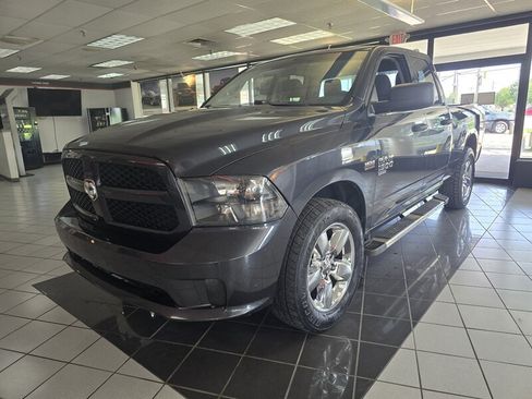 Used 2019 RAM 1500 Express w/ Express Value Package AWD/4WD image 1