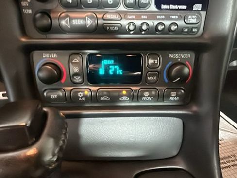 Used 2004 Chevrolet Corvette Coupe RWD image 20