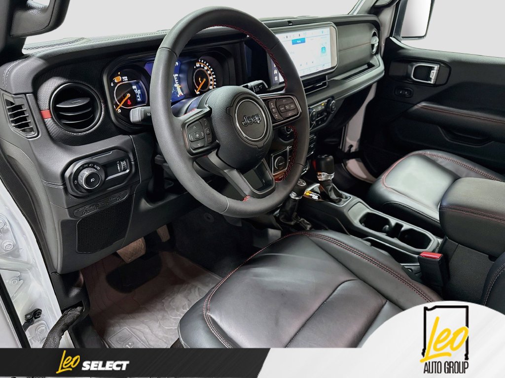 Used 2024 Jeep Wrangler Unlimited Rubicon AWD/4WD image 12