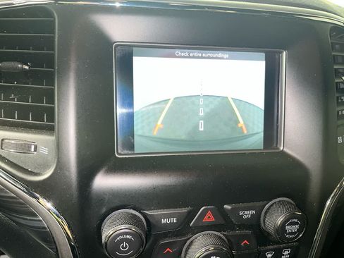 Used 2020 Jeep Grand Cherokee Laredo AWD/4WD image 19