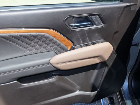 New 2026 GMC Canyon Denali image 10