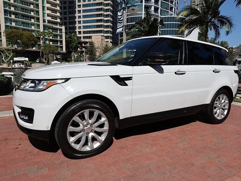 Used 2014 Land Rover Range Rover Sport HSE image 16