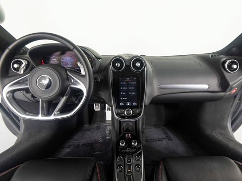 Used 2022 McLaren GT RWD image 27