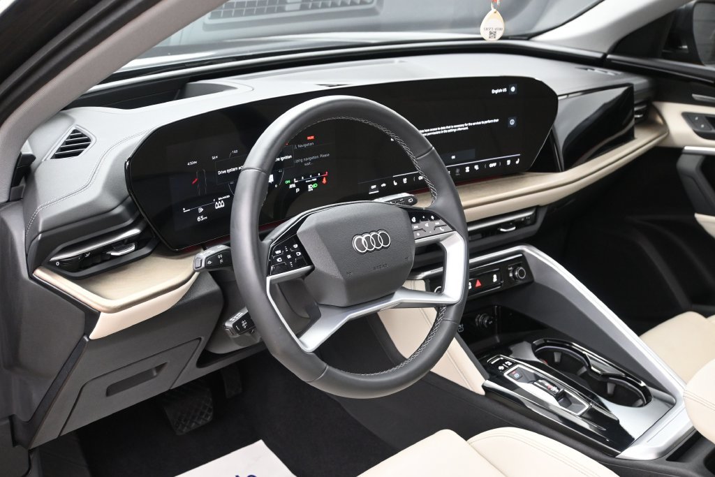 Used 2025 Audi Q5 Premium Plus AWD/4WD image 12