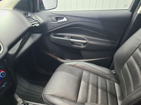 Used 2017 Ford Escape Titanium AWD/4WD image 24
