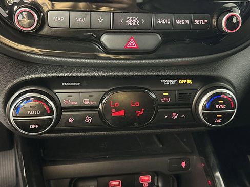 Used 2020 Kia Soul EX image 23