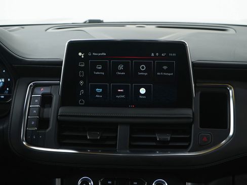 Used 2023 GMC Yukon XL SLE image 16