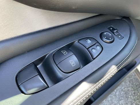 Used 2024 Nissan Murano SV w/ SV Midnight Edition Package FWD image 17
