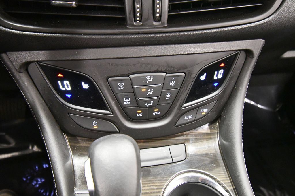 Used 2019 Buick Envision Essence AWD/4WD image 25