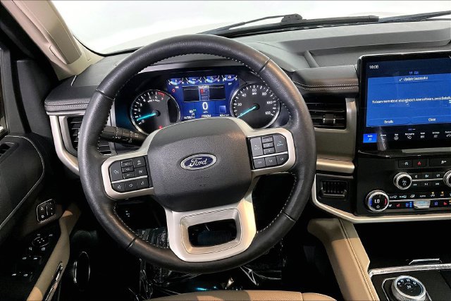 Used 2023 Ford Expedition XLT RWD image 6
