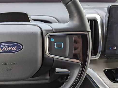 New 2025 Ford Expedition Max Platinum w/ Driver's Package image 25