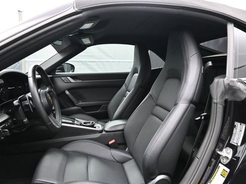 Certified 2024 Porsche 911 Carrera RWD image 5
