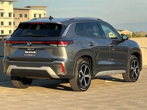 New 2026 Volkswagen Tiguan SE image 4