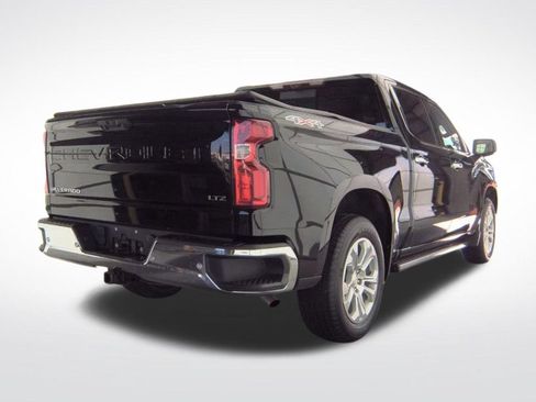 Used 2023 Chevrolet Silverado 1500 LTZ w/ LTZ Premium Package AWD/4WD image 5