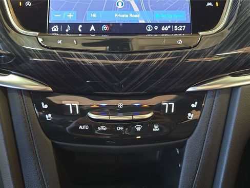 Used 2025 Cadillac XT6 Premium Luxury image 21