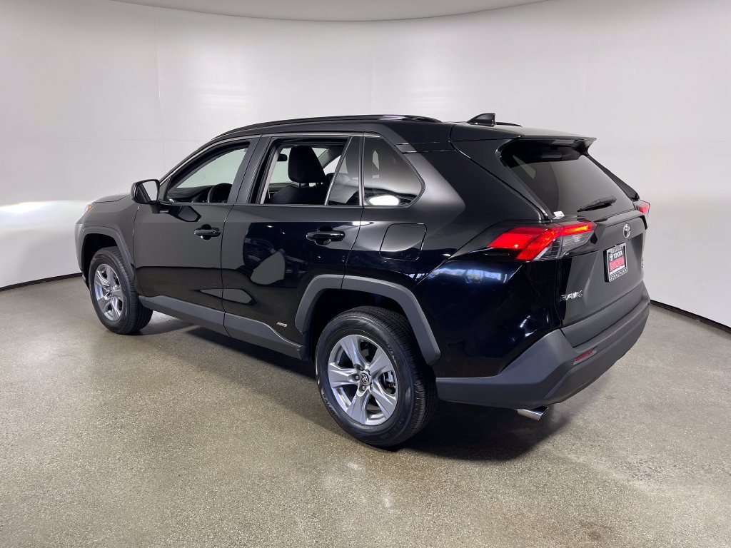 Certified 2025 Toyota RAV4 LE AWD/4WD image 5