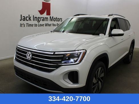New 2026 Volkswagen Atlas SE FWD image 1