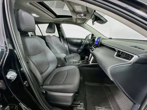 Certified 2023 Toyota Corolla Cross LE w/ Moonroof Package AWD/4WD image 28
