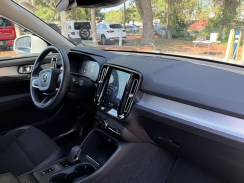Used 2020 Volvo XC40 T5 Momentum AWD/4WD image 45