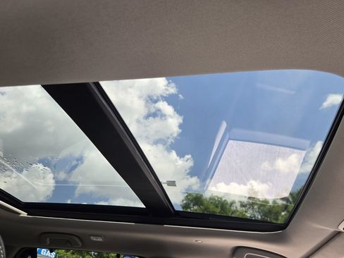 Certified 2025 Honda Pilot Touring image 17