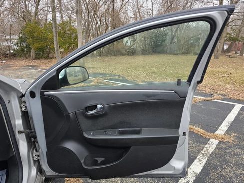 Used 2009 Chevrolet Malibu LT w/ Power Convenience Package image 10