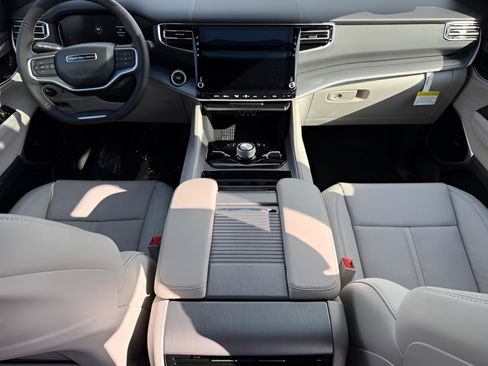New 2026 Jeep Grand Wagoneer Limited AWD/4WD image 14