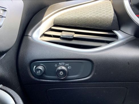 Used 2024 Chevrolet Malibu RS FWD image 36