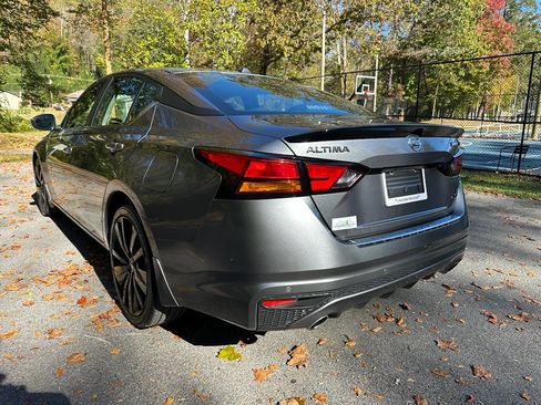 Used 2022 Nissan Altima 2.5 SR w/ Midnight Edition Package image 6