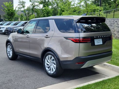 Certified 2025 Land Rover Discovery S AWD/4WD image 12