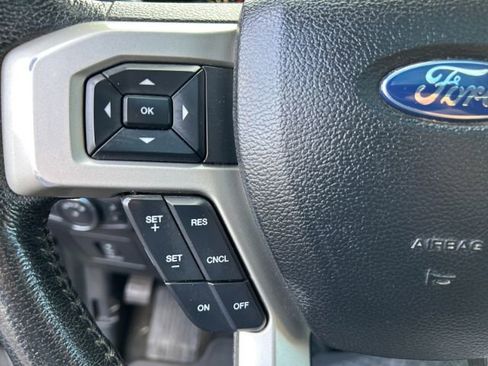 Used 2015 Ford F150 Lariat image 20