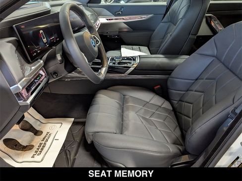 New 2025 BMW i7 eDrive50 w/ Premium Package image 12