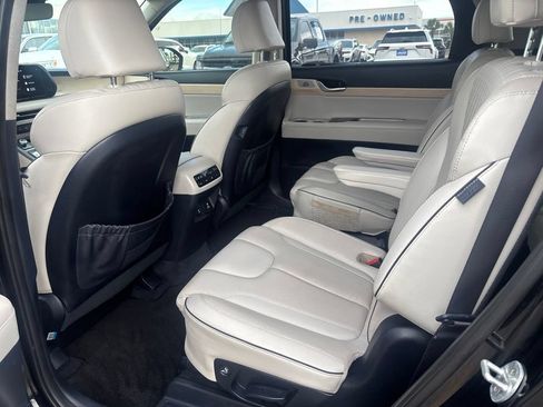 Used 2023 Hyundai Palisade Limited AWD/4WD image 17