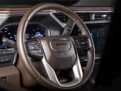 Used 2024 GMC Sierra 2500 Denali w/ Technology Package AWD/4WD image 34