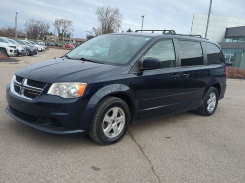 Used 2013 Dodge Grand Caravan SXT image 4