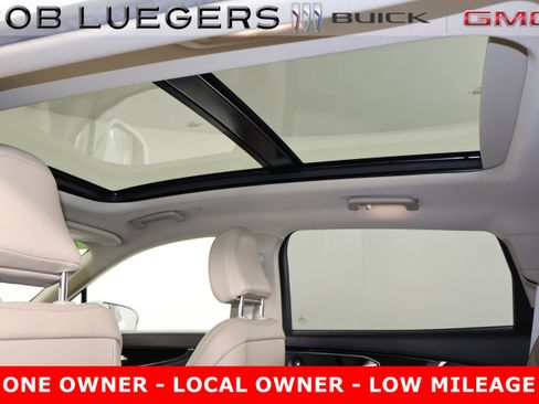 Used 2021 Lincoln Nautilus Reserve image 15